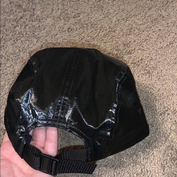 Supreme coated linen cap - Picture 2 of 2